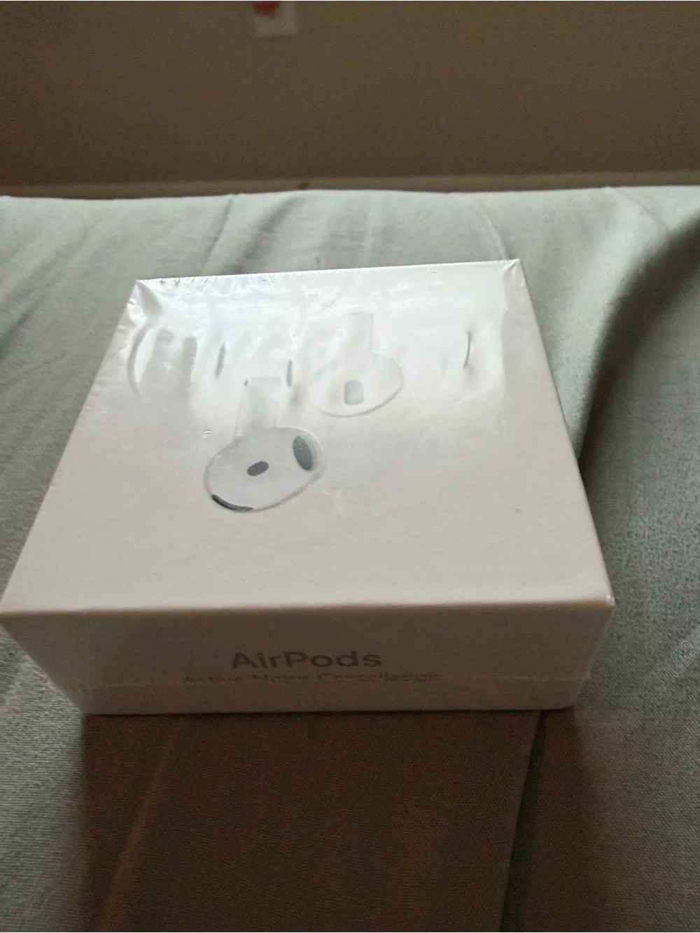 Apple White AirPods with Active Noise Cancellation